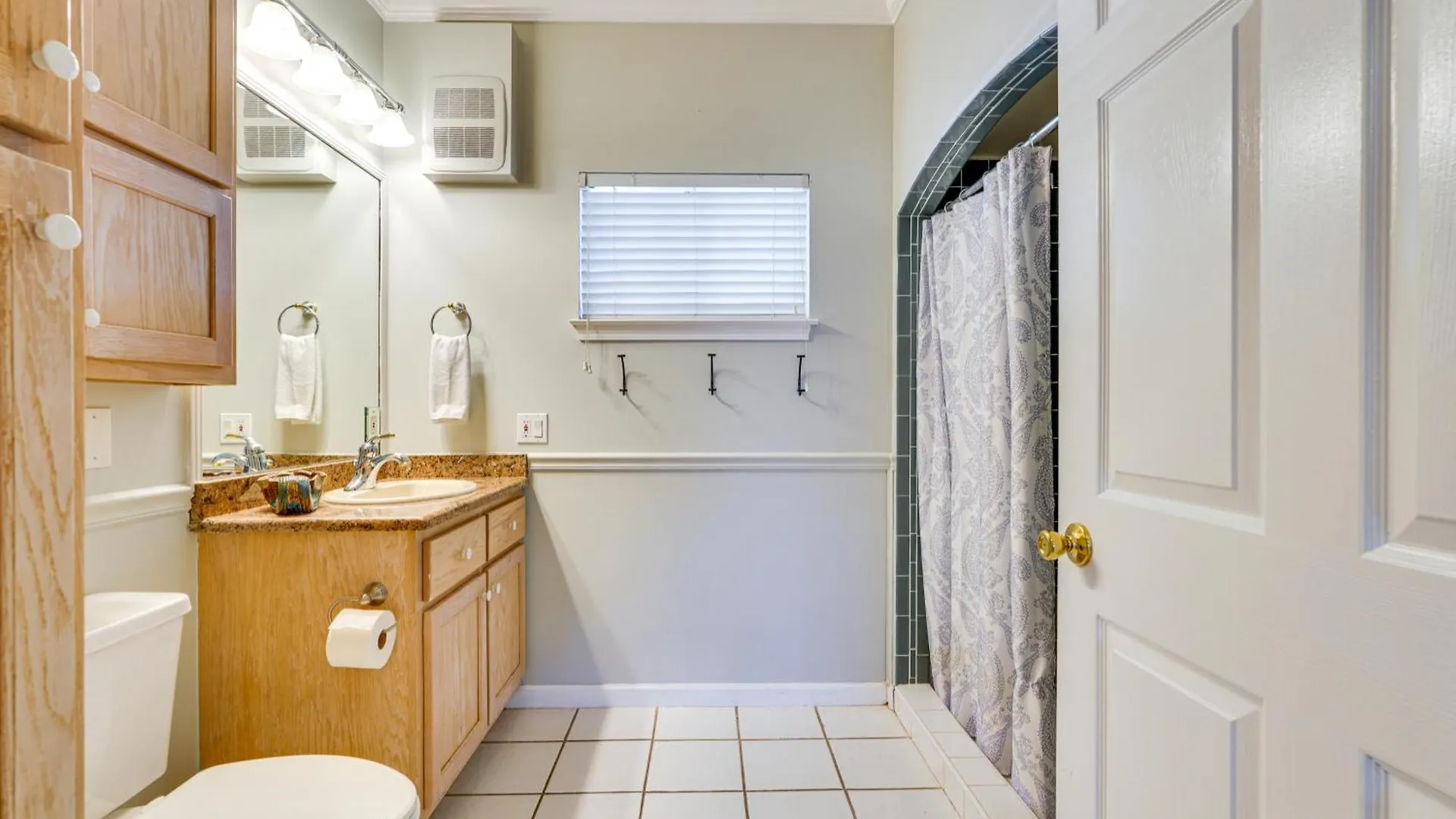 Panama City Beach Townhome With Deck, Ocean Views Holiday home