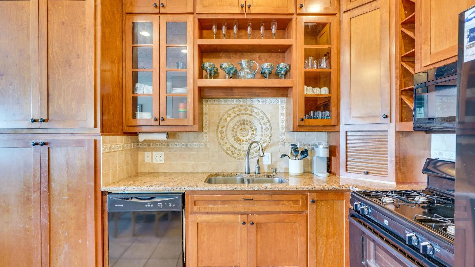 Panama City Beach Townhome With Deck, Ocean Views Holiday home
